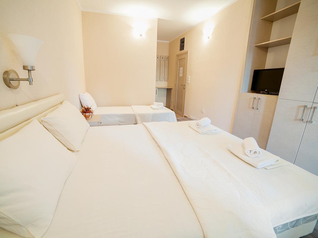 Pansion Nobel Hotell Petrovac Rum bild
