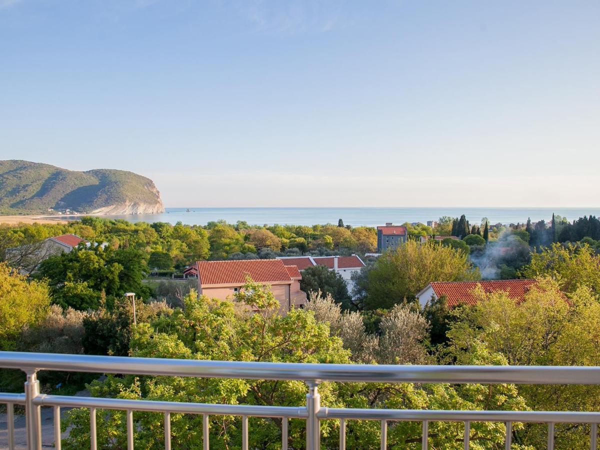 Pansion Nobel Hotell Petrovac Exteriör bild