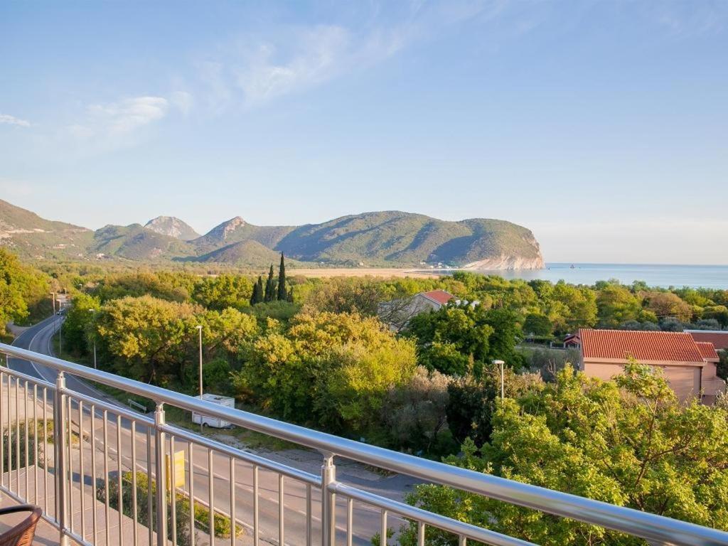 Pansion Nobel Hotell Petrovac Rum bild