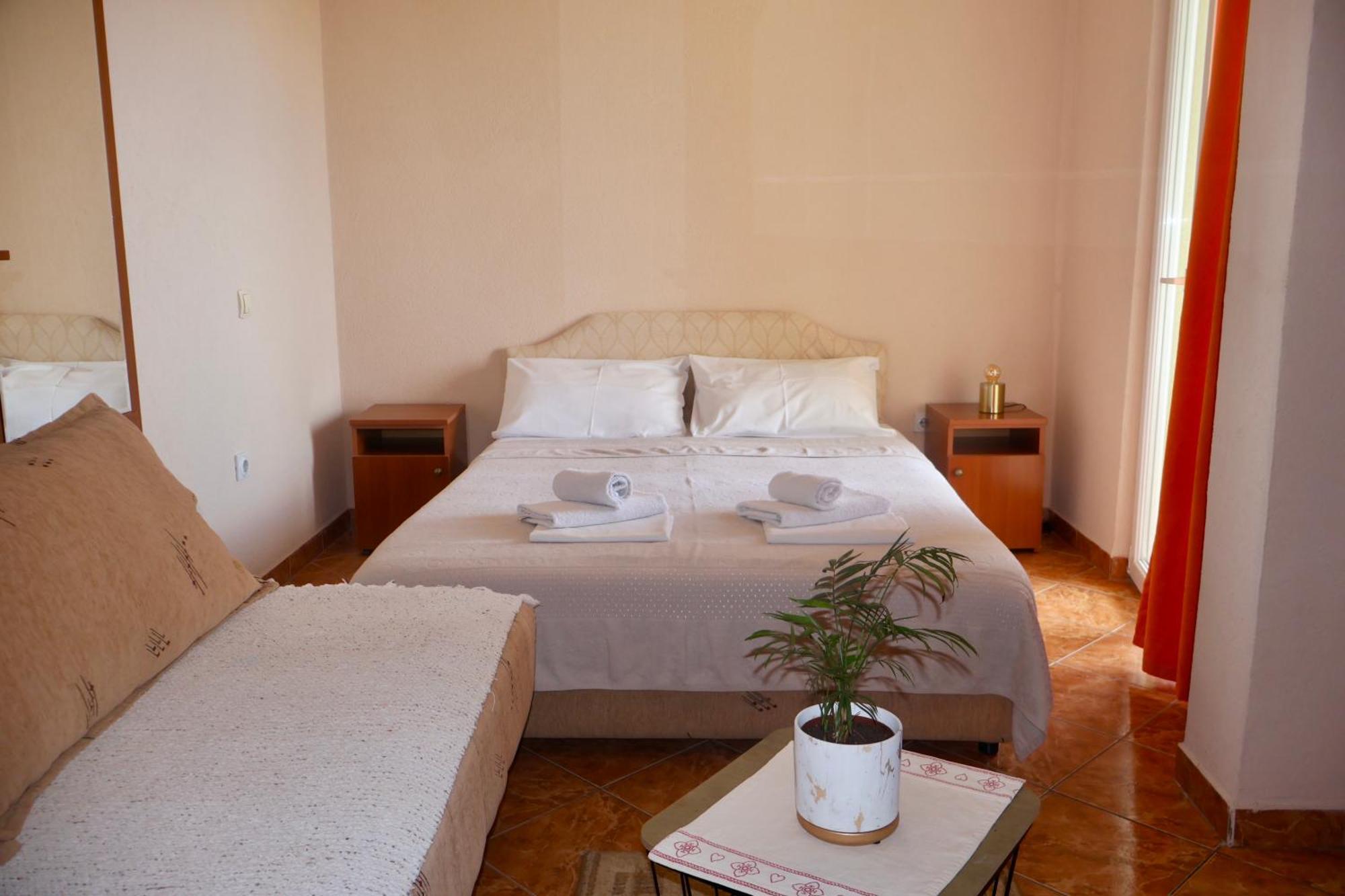 Pansion Nobel Hotell Petrovac Rum bild