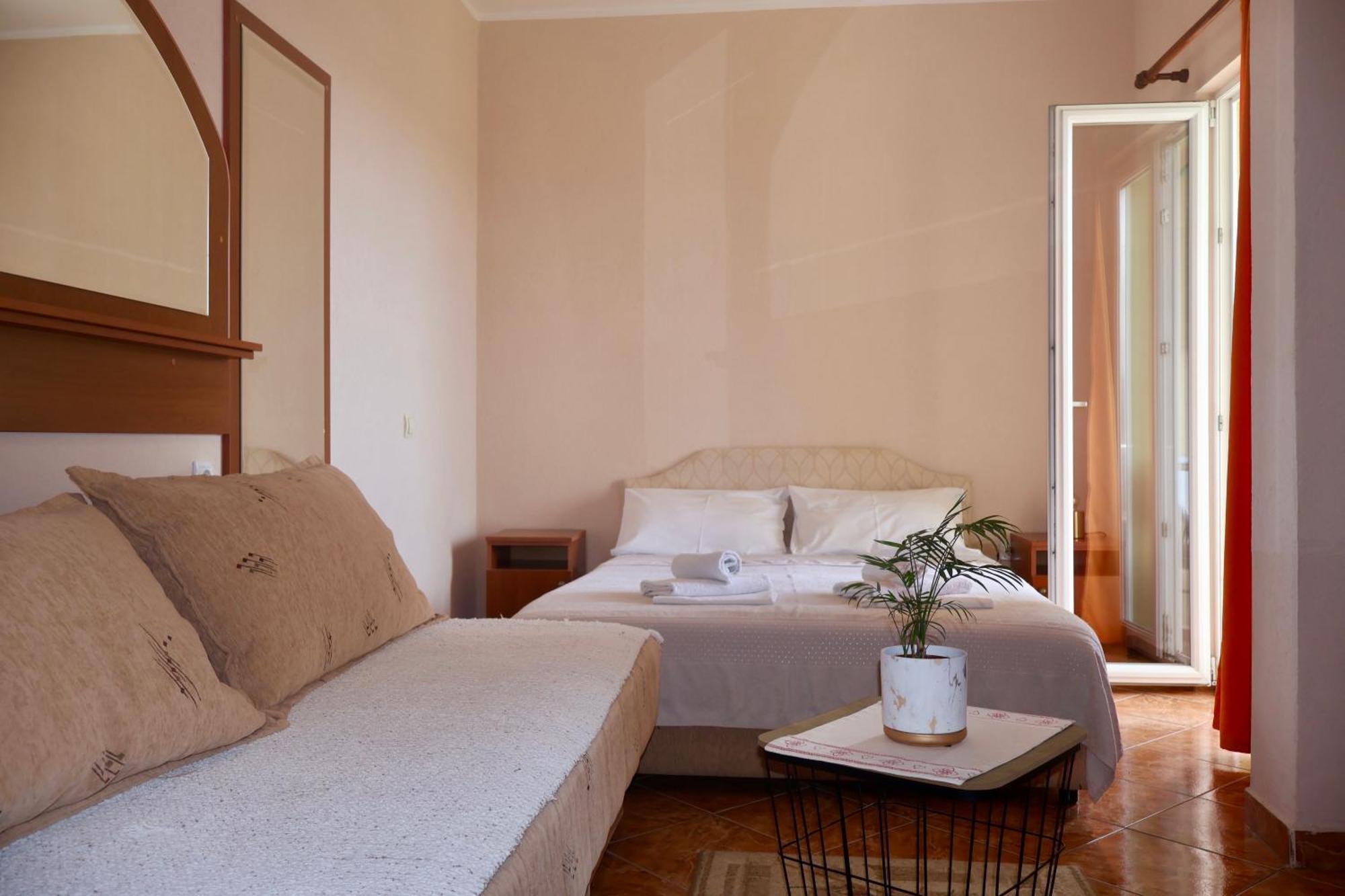Pansion Nobel Hotell Petrovac Rum bild
