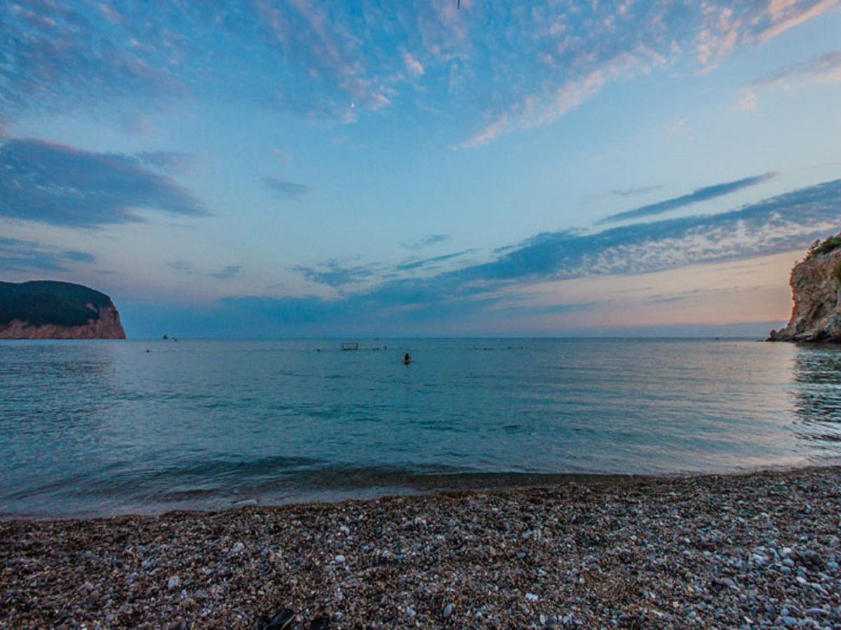 Pansion Nobel Hotell Petrovac Exteriör bild