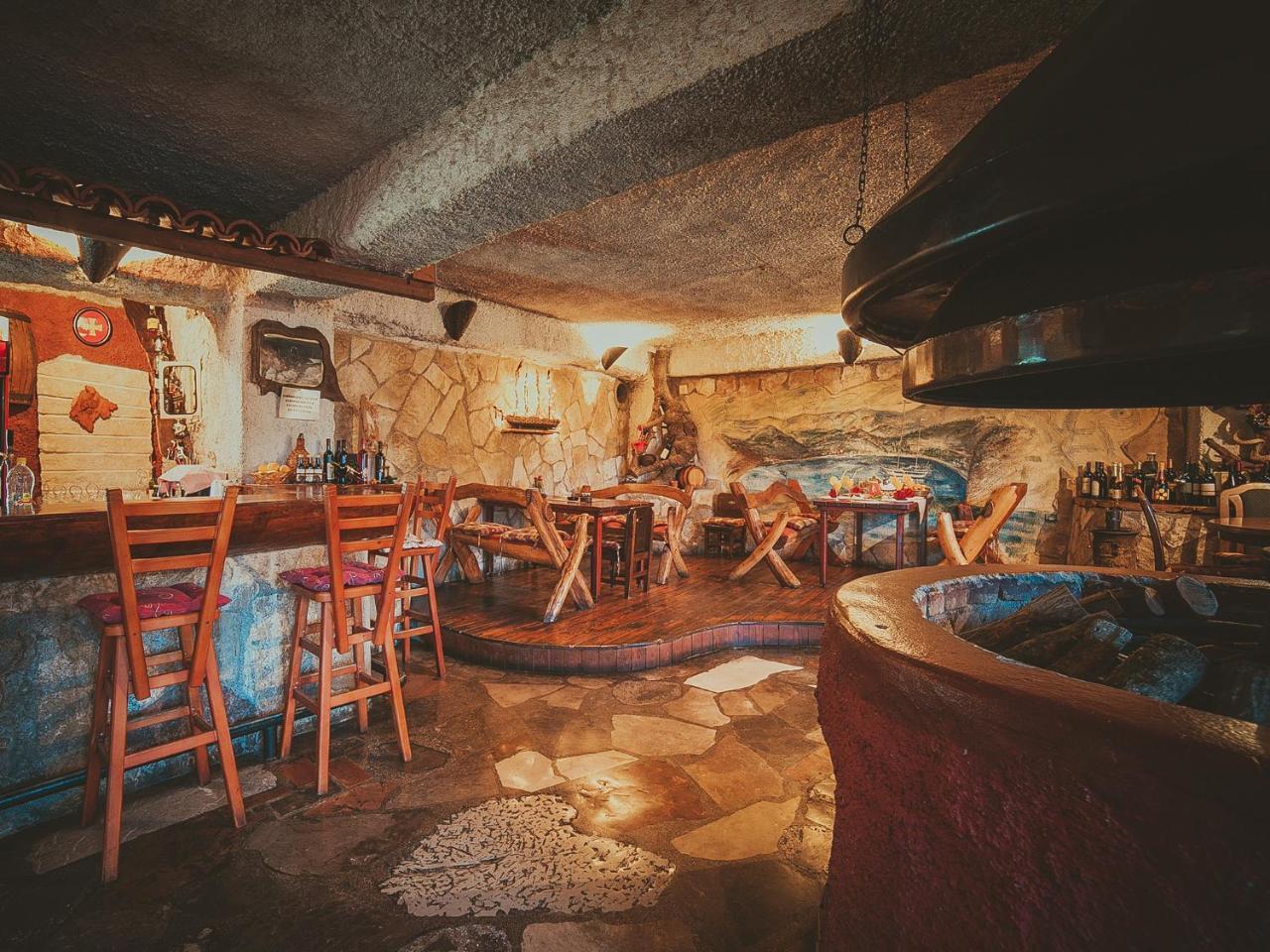 Pansion Nobel Hotell Petrovac Exteriör bild