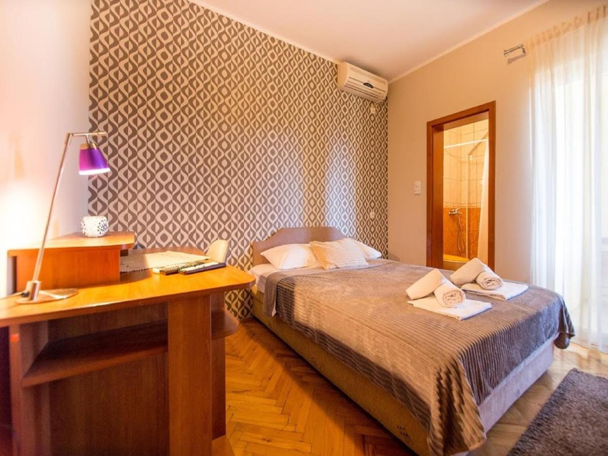 Pansion Nobel Hotell Petrovac Exteriör bild
